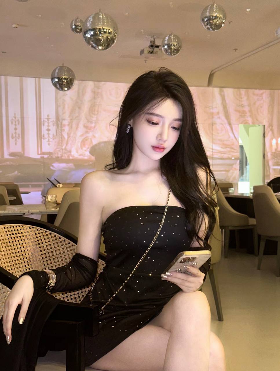 又纯又欲 细腰长腿 全身无整
