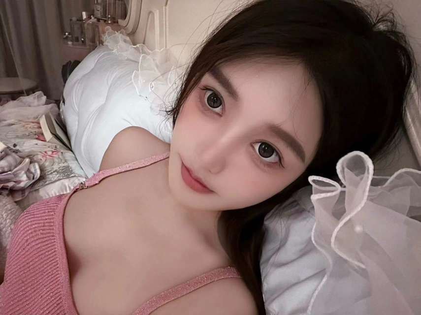 韩国舞蹈生双语言沟通 童颜巨乳
