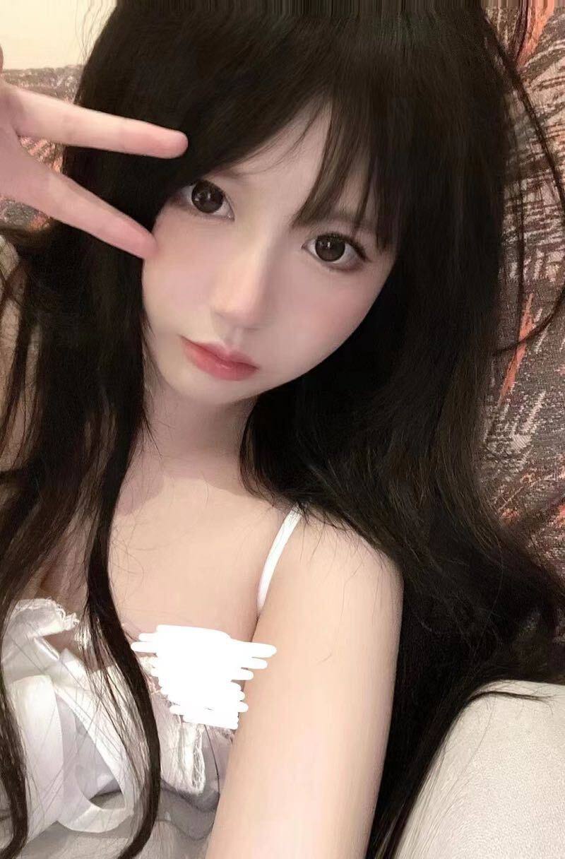 白裡透紅 細直長腿 水蛇腰蜜桃臀