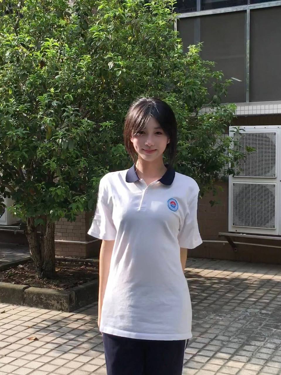 · 中戏在读 · 精通爵士舞蹈