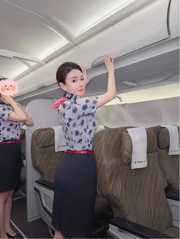 澳大利亚 东航空姐乘务长