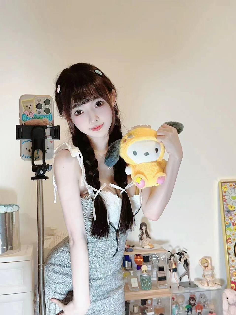 妹妹百变少女coser 可jk 可洛丽塔 可cos见 性格开朗文静 ，外纯内欲