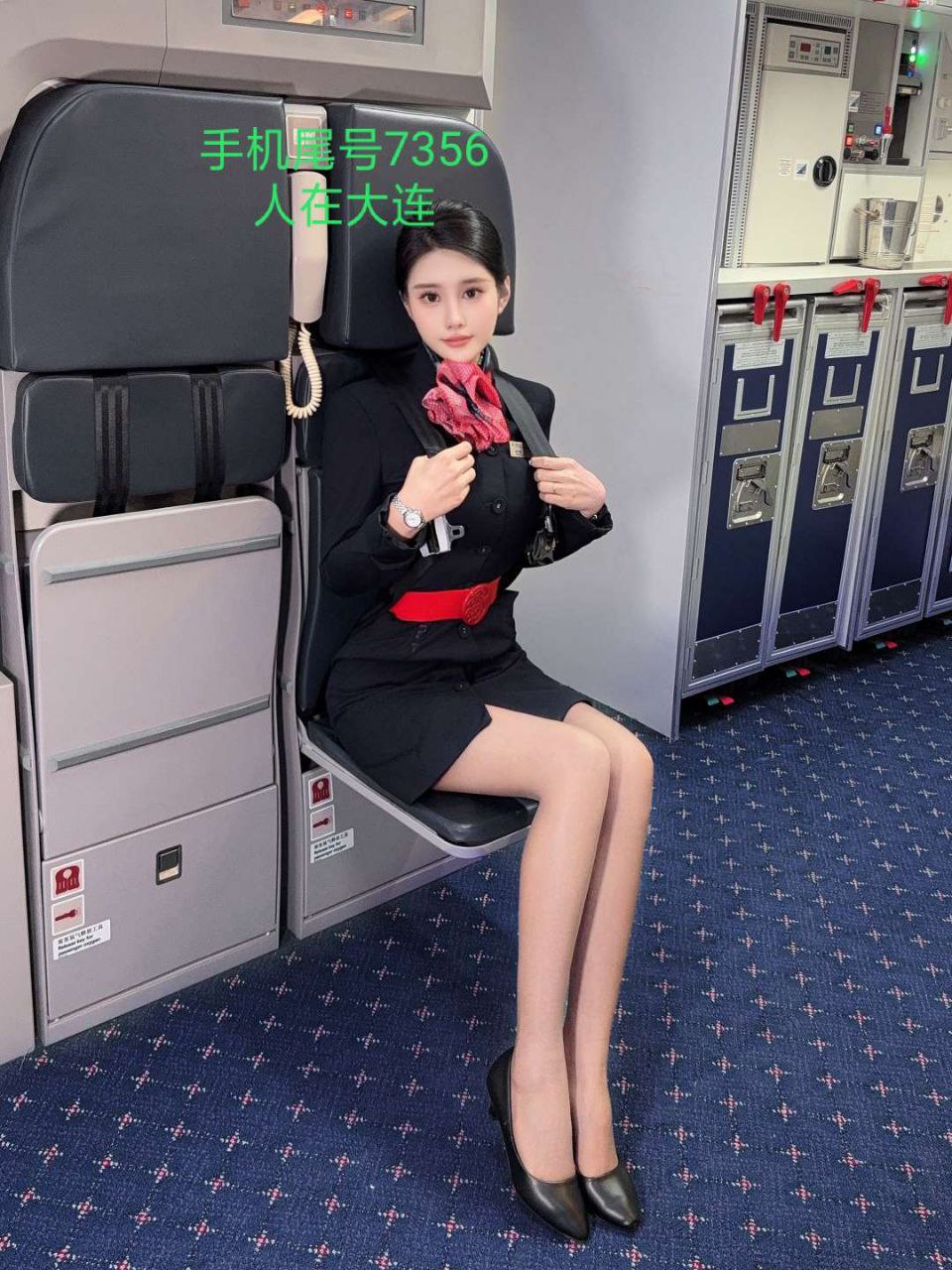 本人颜值超高 蜜桃臀 筷子腿