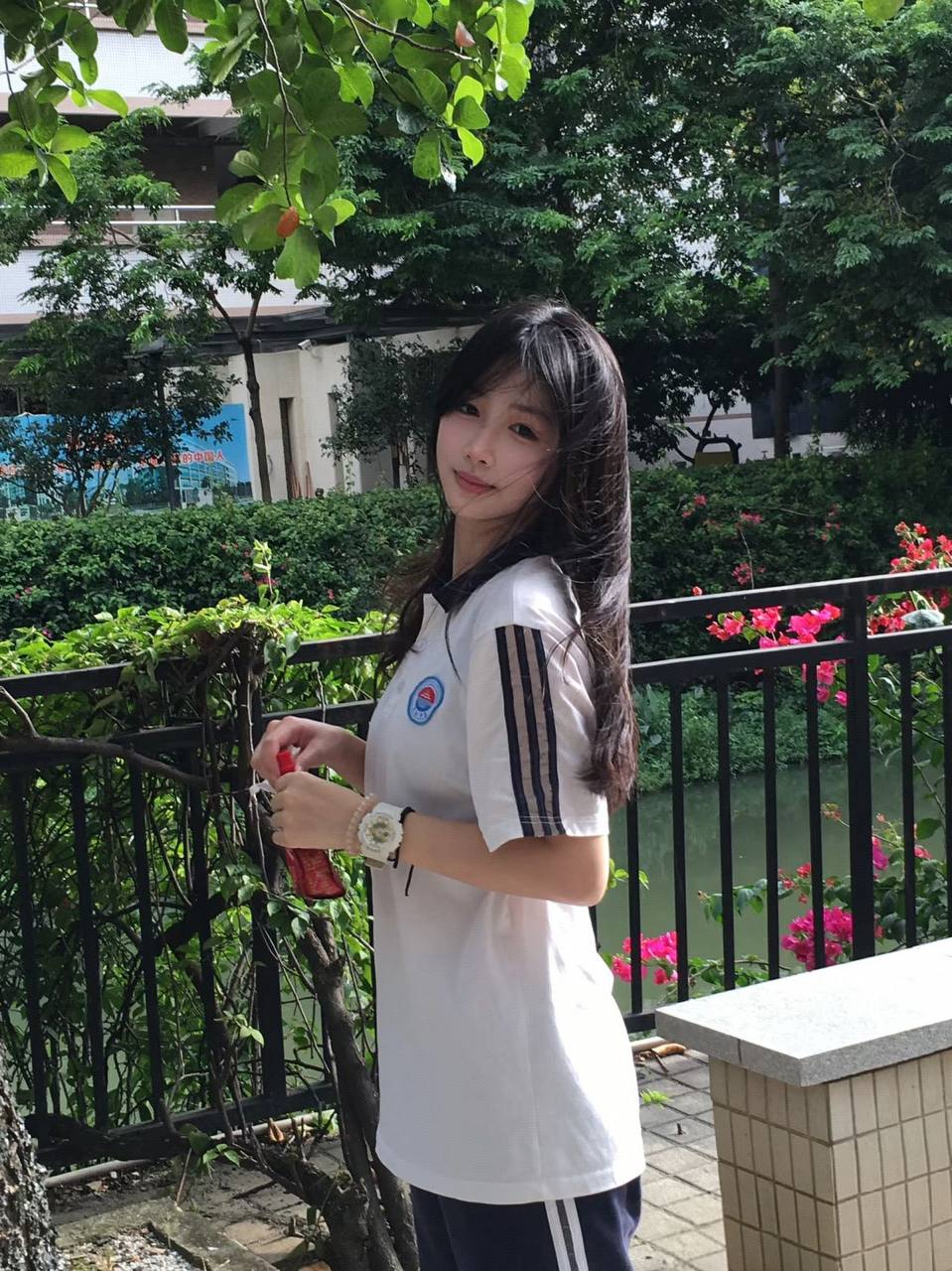 · 中戏在读 · 精通爵士舞蹈