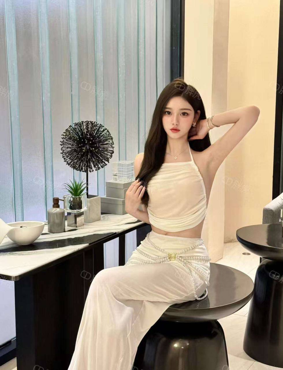 椒乳一手掌握 极品超模筷子腿