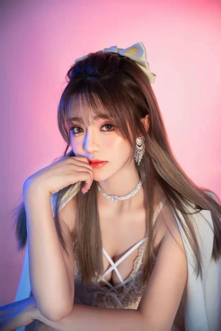 新人网红小姐姐