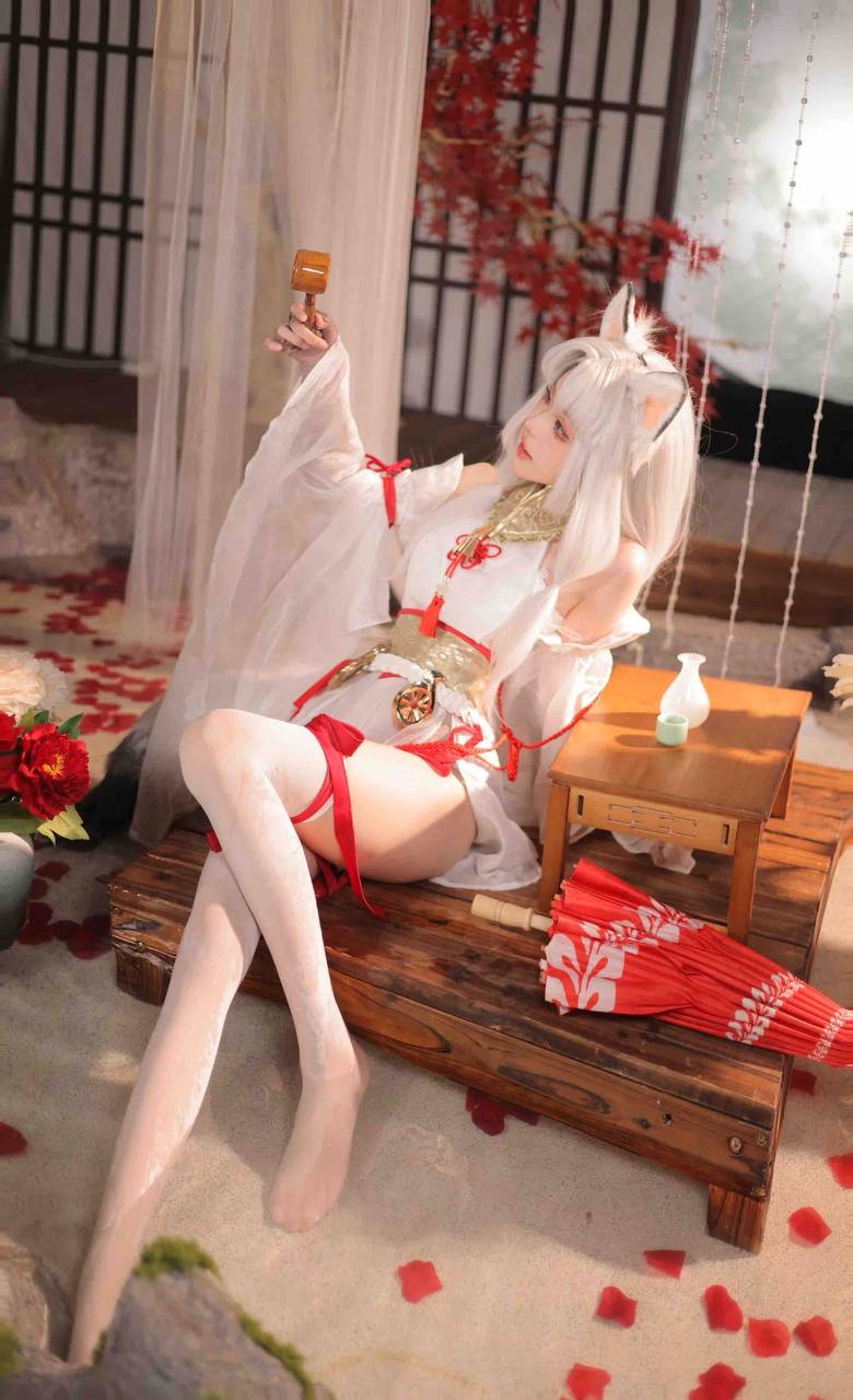 03年 172cm 90斤 皮肤雪白 无纹身