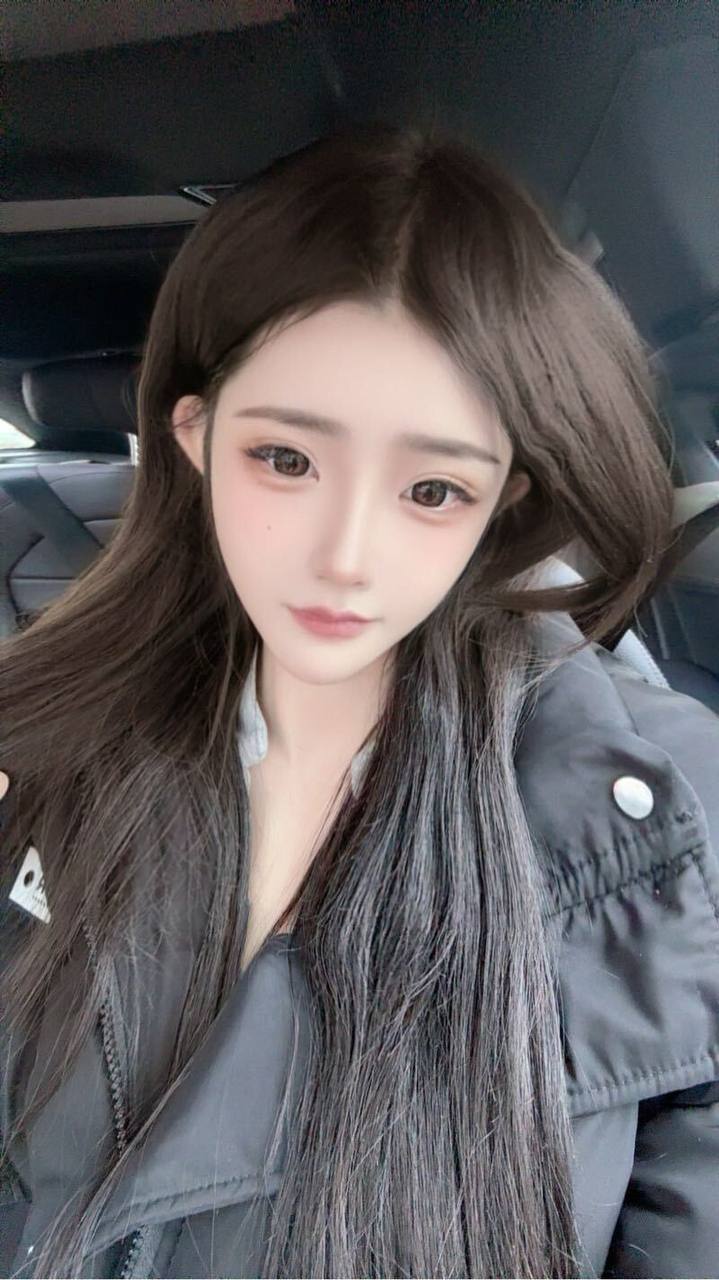 • 网红博主 兼职模特 高白纯