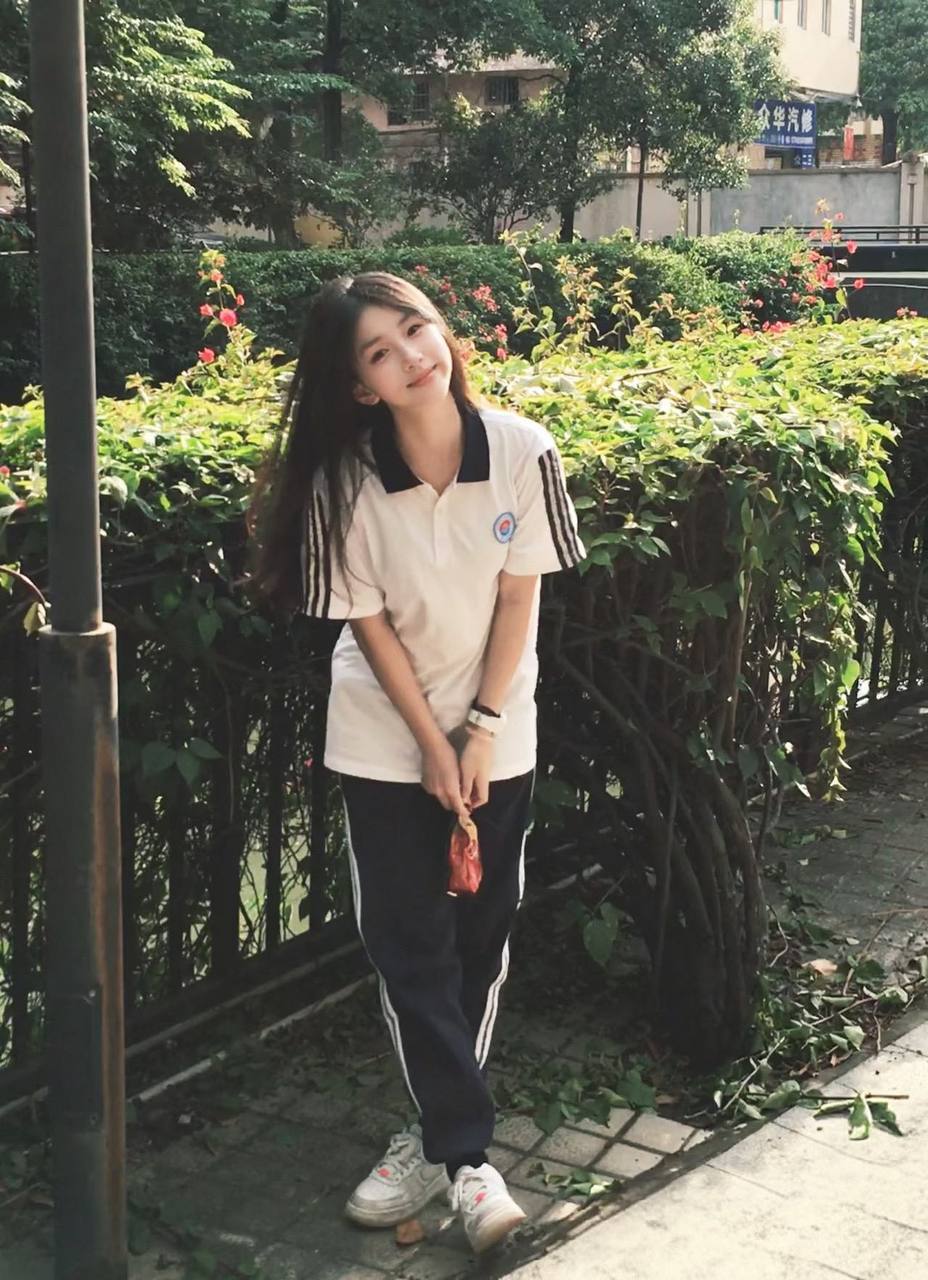 · 中戏在读 · 精通爵士舞蹈