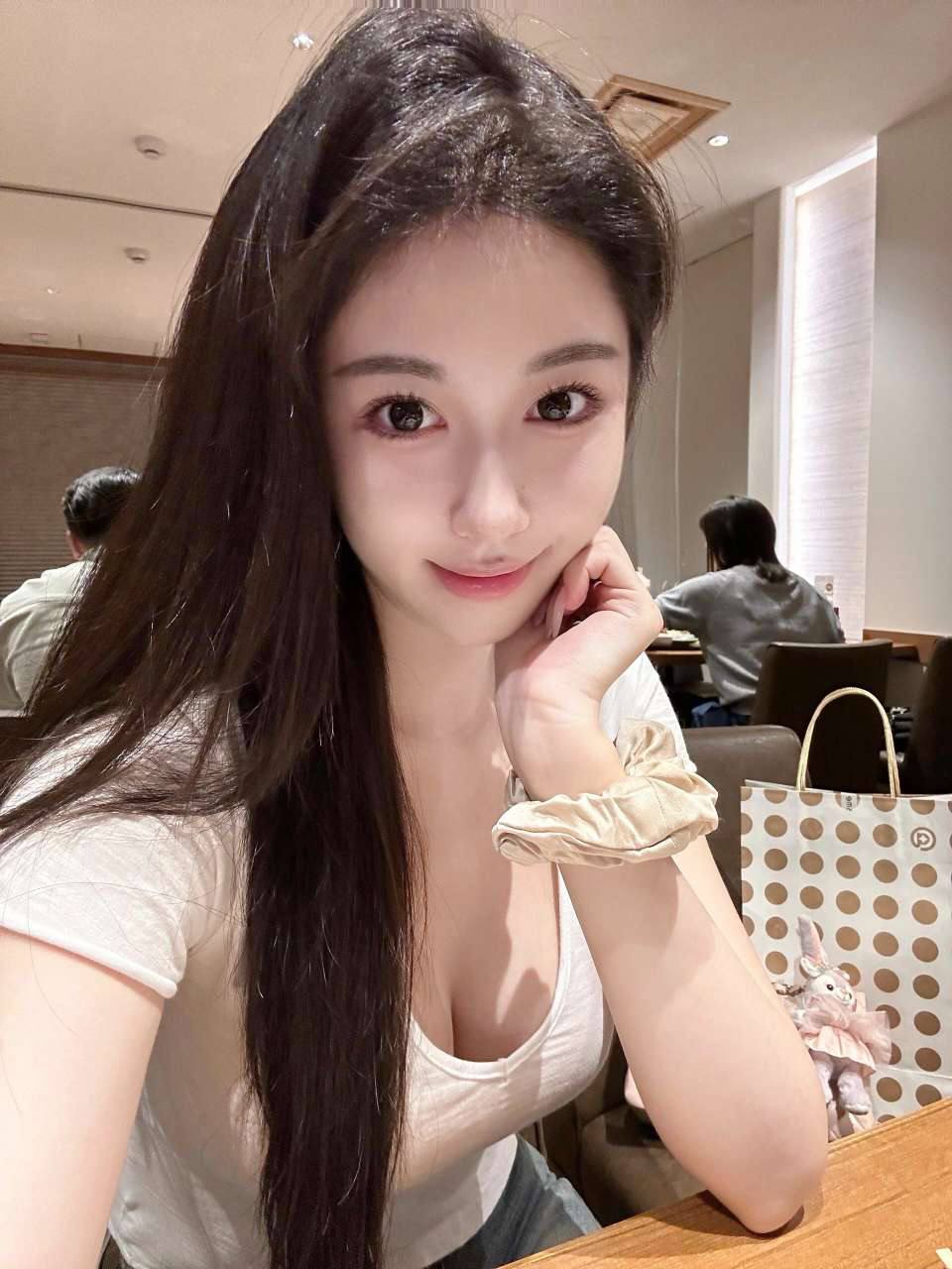 床上骚浪 配合您各种姿势