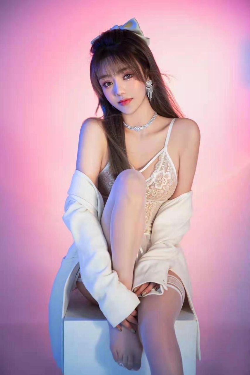新人网红小姐姐