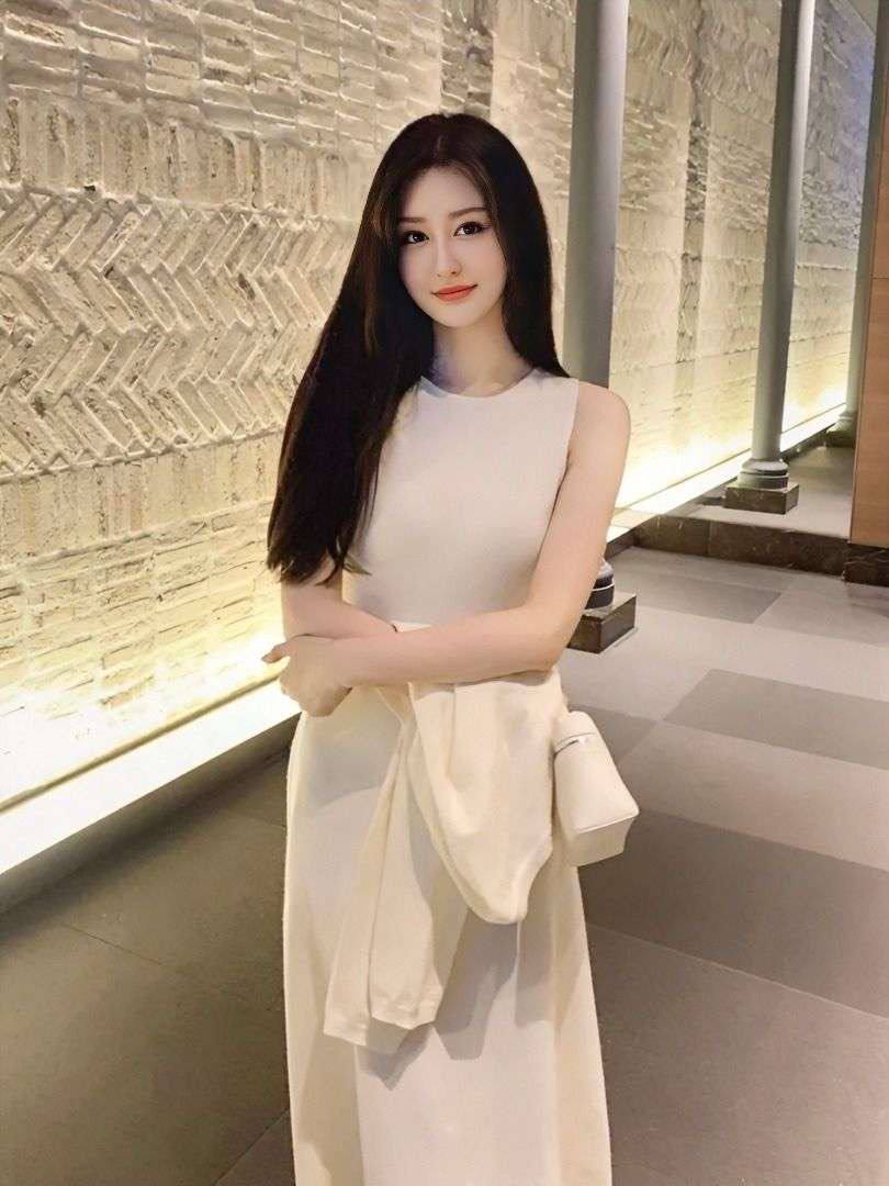 千金脸 极品发光白 身材比例绝佳