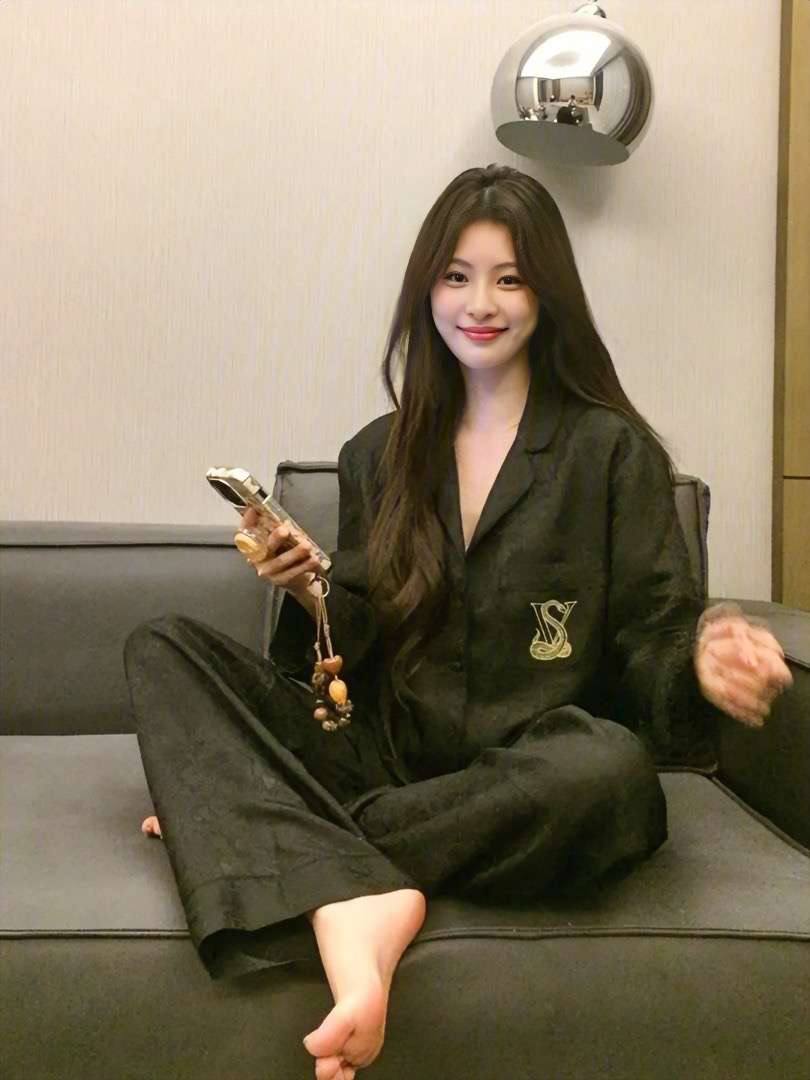 武汉新人萱萱成都女孩