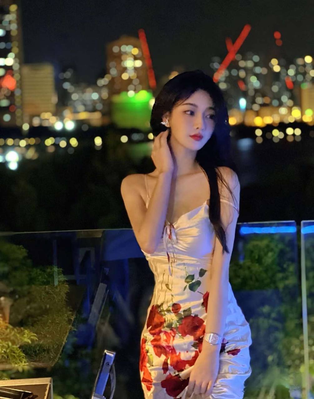 私处会吸夹 有概率潮喷 天然 氵多 人间水蜜桃三点粉嫩